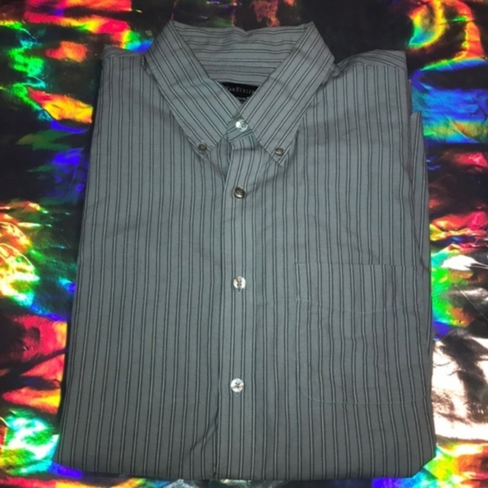 VanHeusen Men’s button up shirt Size XL (17 - 171/2)